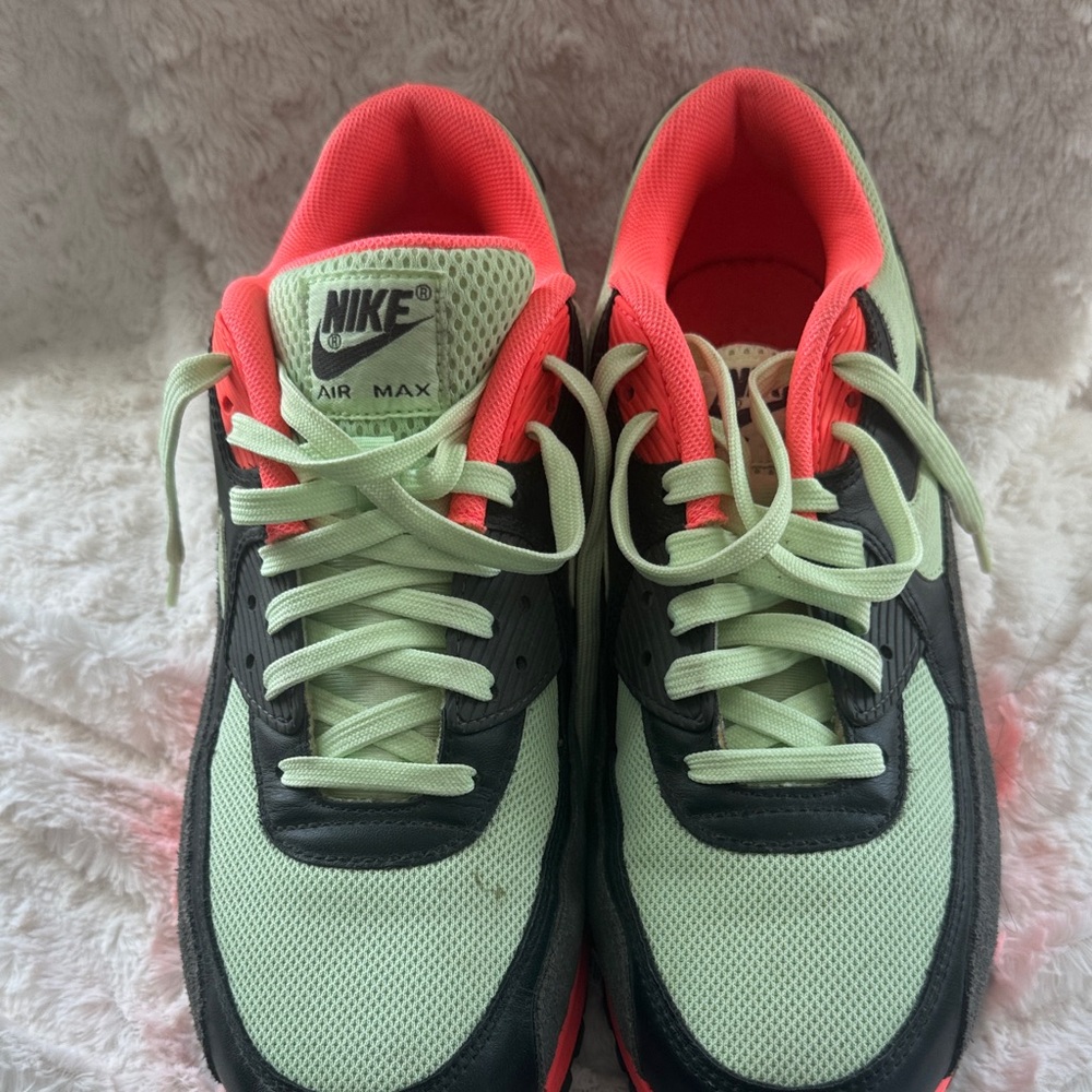 Nike Air Max Sneakers in Mint Green & Coral